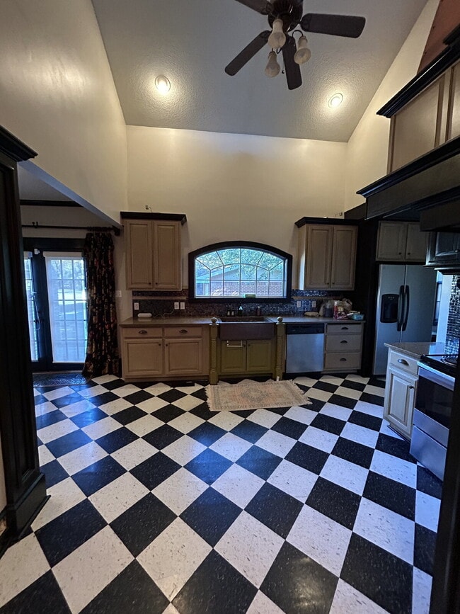 Building Photo - "Charming 4-Bedroom Retreat with Granite Finishes, Cozy Fireplace & Expansive 4399 Sq Ft Layout i...