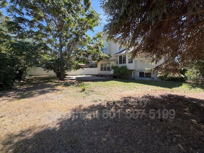 Building Photo - 717 E Hundley Hvn Cir