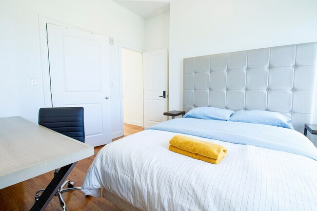 Building Photo - 27 Lambert St