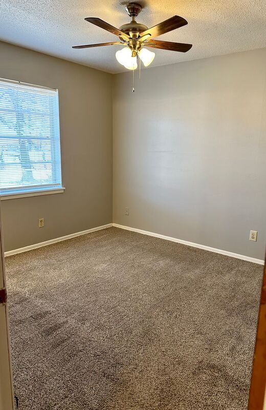 Building Photo - 3624 Sanderson Ln