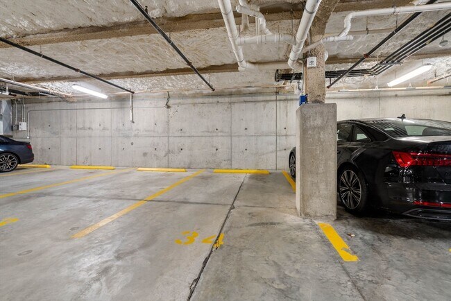 Building Photo - 45 W 3rd St