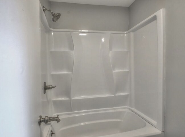 Building Photo - Newly Renovated 3-Bedroom in Hickory Valley Condos, Community Pool and Pet Friendly!