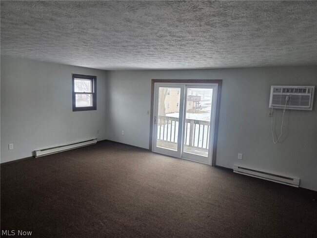 Building Photo - 515 Leonard Ave SW