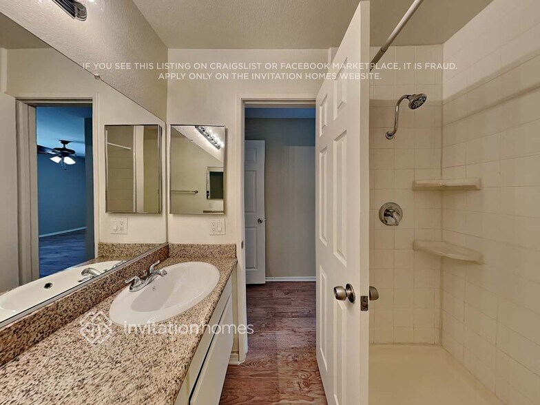 Building Photo - 39537 Silverberry Ct