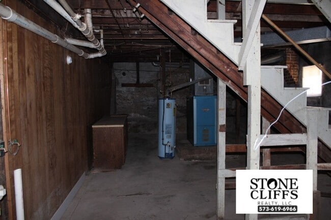 Building Photo - 1607 W Main St