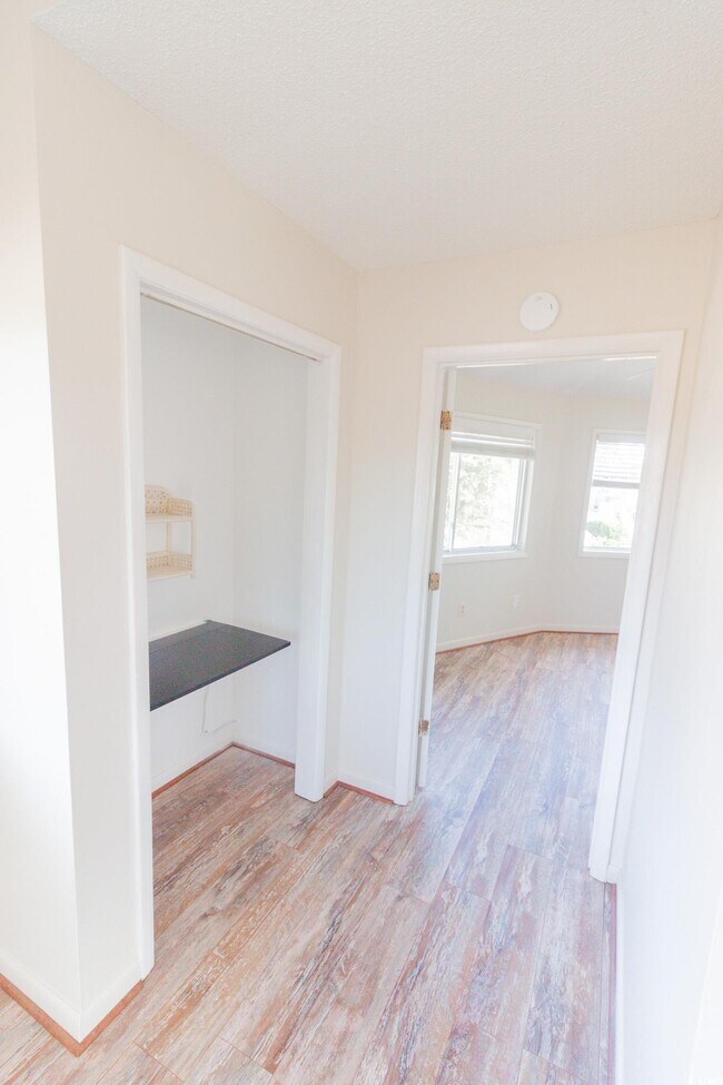 Building Photo - 505 Tree Top Ln