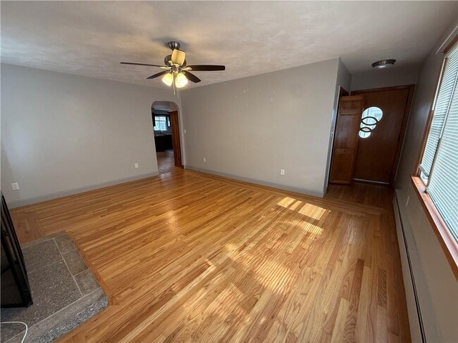 Building Photo - 1089 Plainfield St