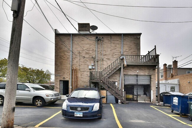 Building Photo - 4100 Oakton St