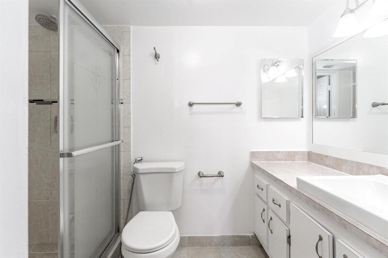 Building Photo - 1811 Sabal Palm Dr