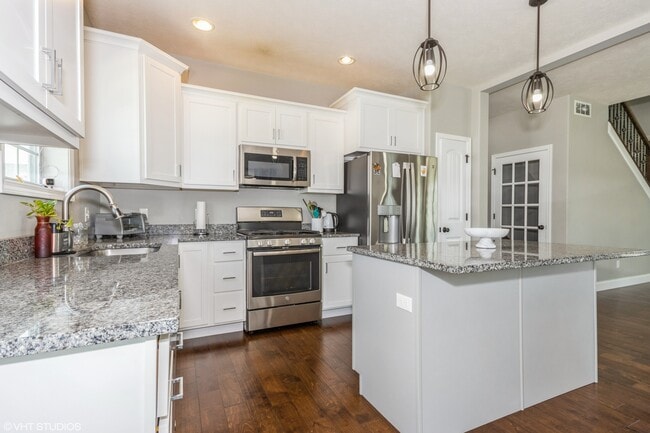 Building Photo - 3802 Slate Dr