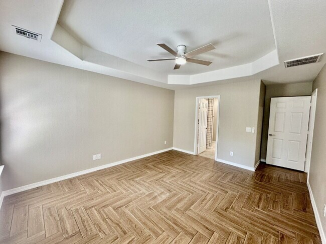 Building Photo - 6 Roessler Ln