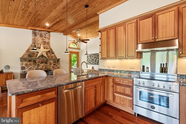 Building Photo - 8255 Sunderman Pl
