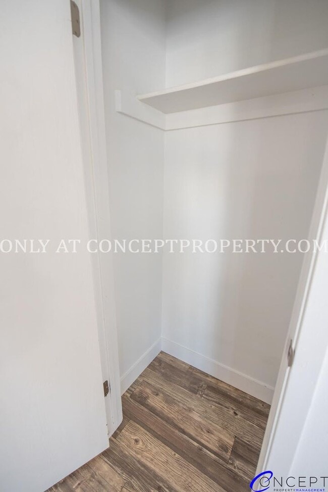 Building Photo - Newly Remodeled 5-Bedroom Home | 2-Car Gar...