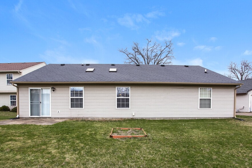 Building Photo - 8165 Shortleaf Ct