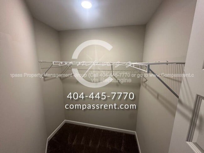 Building Photo - 113 Squarewood Ln NW