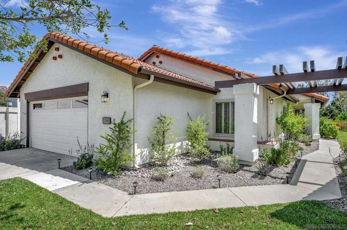 Building Photo - 12880 Circulo Dardo