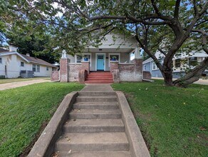 Building Photo - Perfect home directly across from TU!!
