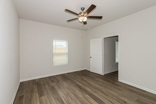 Building Photo - 464 Beechwood Hacienda Dr