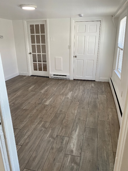 Building Photo - 111 Bridge St