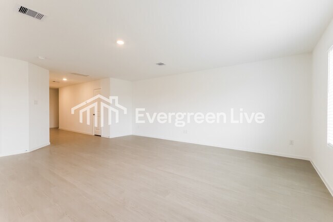 Building Photo - 303 Bush Mdw Ln