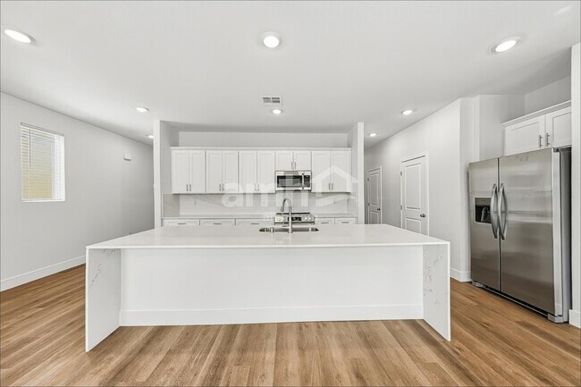 Building Photo - 9172 Sierra Point Court