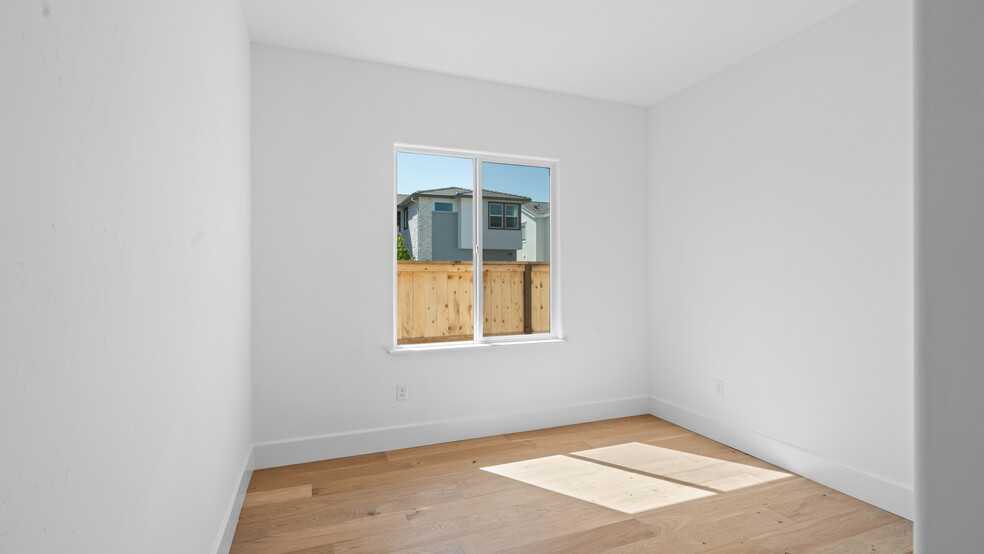Building Photo - 3840 Fletcher Park Cir