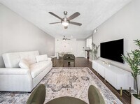 Building Photo - 4404 W Kennedy Blvd