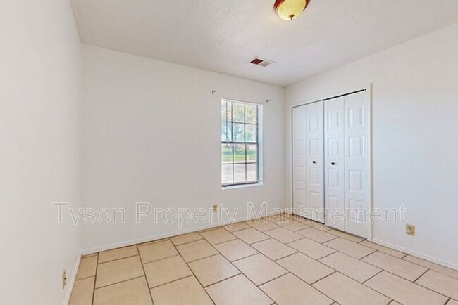 Building Photo - 708 Buckboard Rd SE