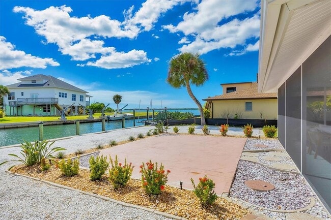 Building Photo - 1915 Pennsylvania Ave