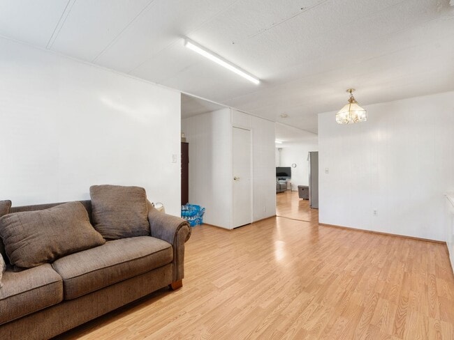 Building Photo - Cozy 3 bedrooms, 2 bathrooms, cover patio and carport available in San Marcos