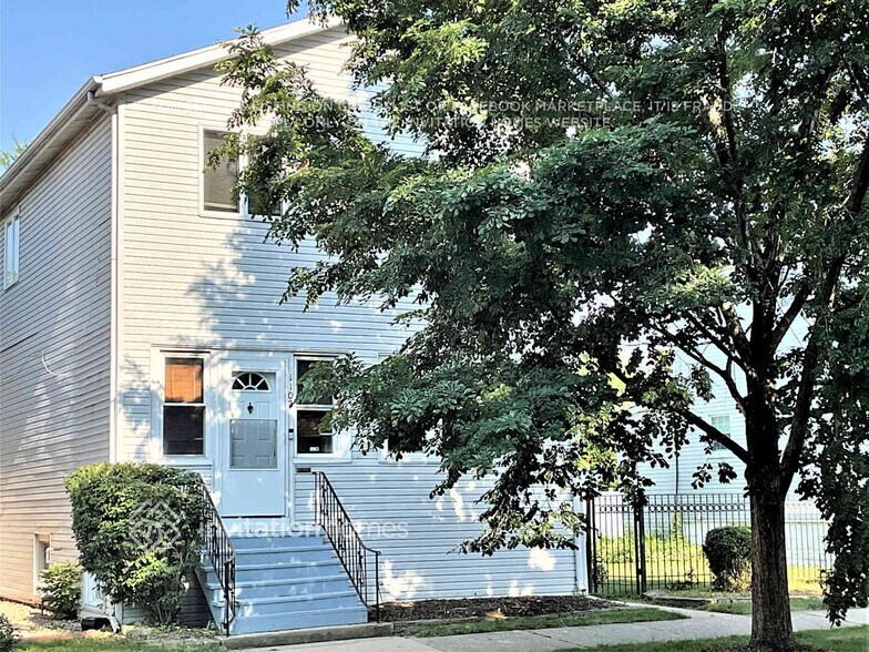 Primary Photo - 1102 Lathrop Ave