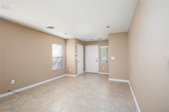 Building Photo - 2516 Courlan Dr