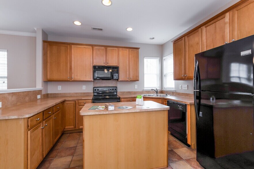 Building Photo - 13768 Aldenbrook Dr