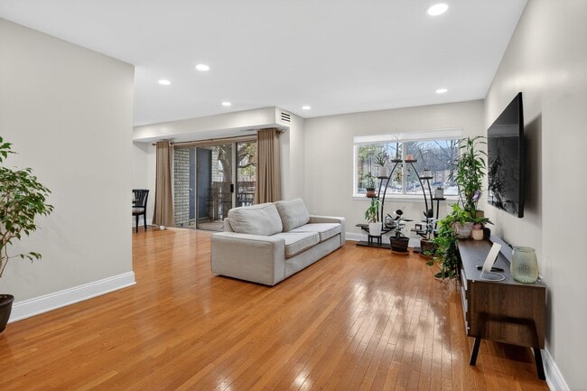 Building Photo - 12301 Braxfield Ct