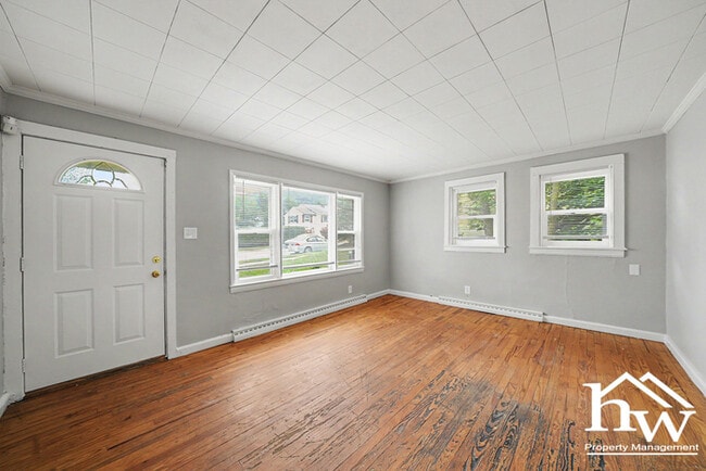 Building Photo - Three bedroom in Mishawaka