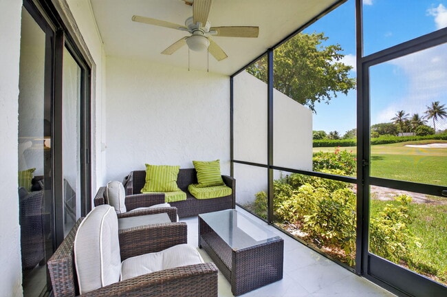 Building Photo - 830 Greensward Ct