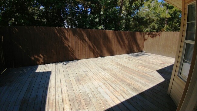 Building Photo - Available end of Julyl!! 4 Bedroom home in...