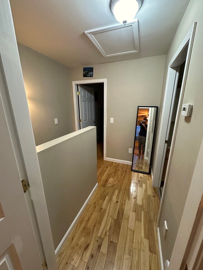 Building Photo - 39 River Village Dr