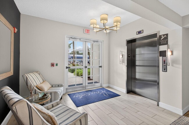 Building Photo - 834 Bay Colony Dr S