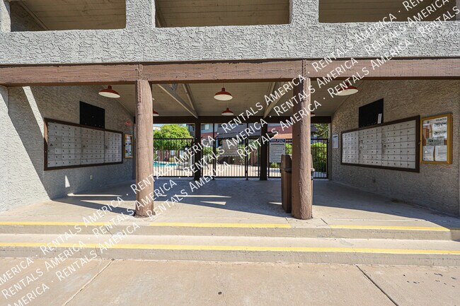 Building Photo - Check out this beautiful 2-bedroom, 2.5 ba...