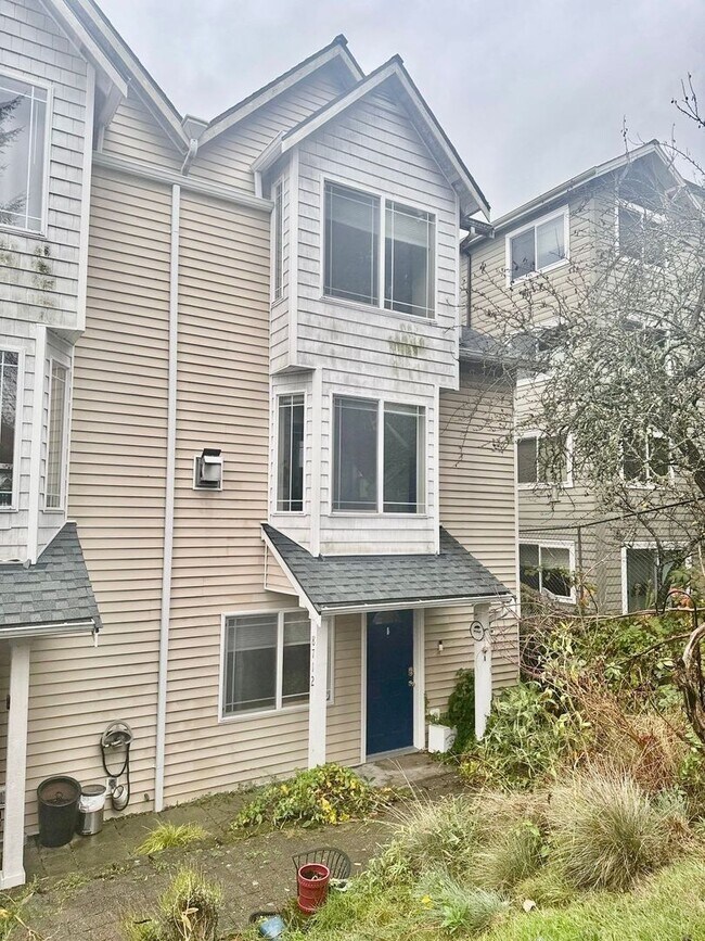 Primary Photo - Spacious 2-Bed Townhouse in Seattle’s Greenwood / Phinney Area