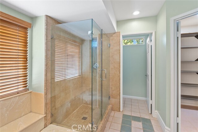 Building Photo - 6085 E Ridgewood Ct