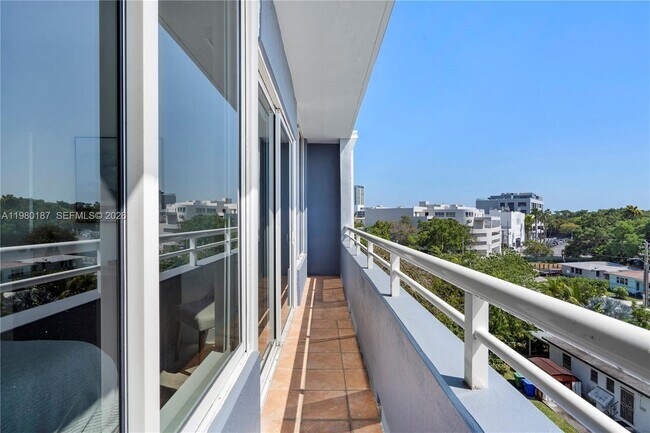 Building Photo - 3250 Grand Ave