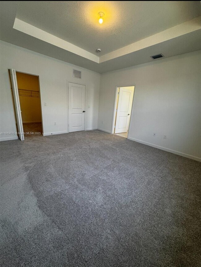 Building Photo - 132 SW 184th Way