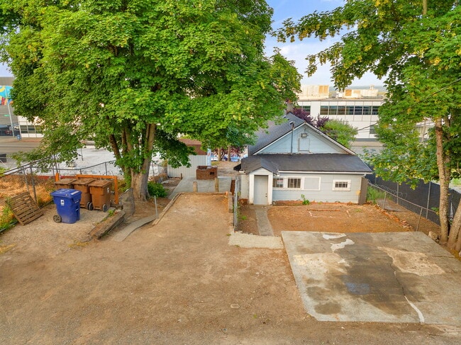 Building Photo - 1316 Tacoma Ave S