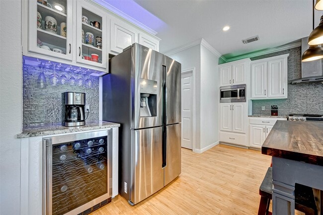 Building Photo - 14 Bradford Cir