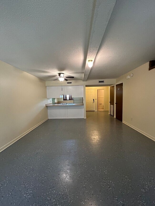 Building Photo - Anthony Circle Townhomes, Enterprise, AL