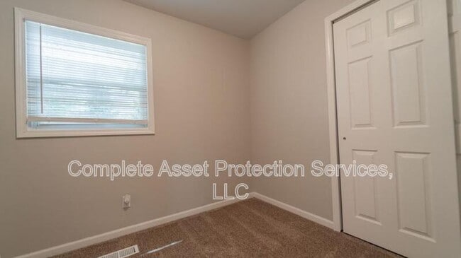 Building Photo - 80 E Oak Hill Rd