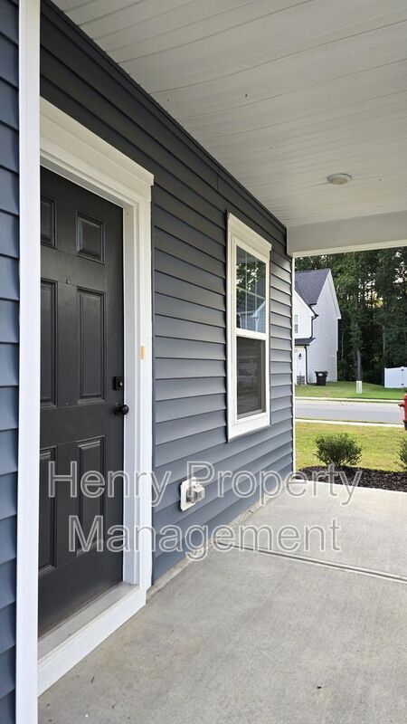 Building Photo - 14 White Hart Ct