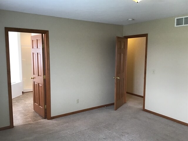 Building Photo - 408 Sherman Ln